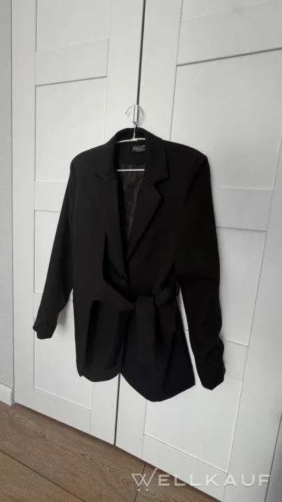 Kriskis schwarze Jacke