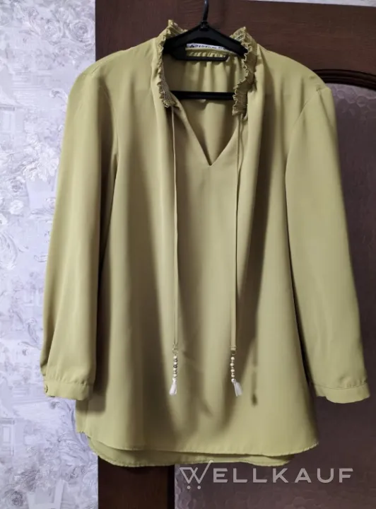 olivfarbene Bluse