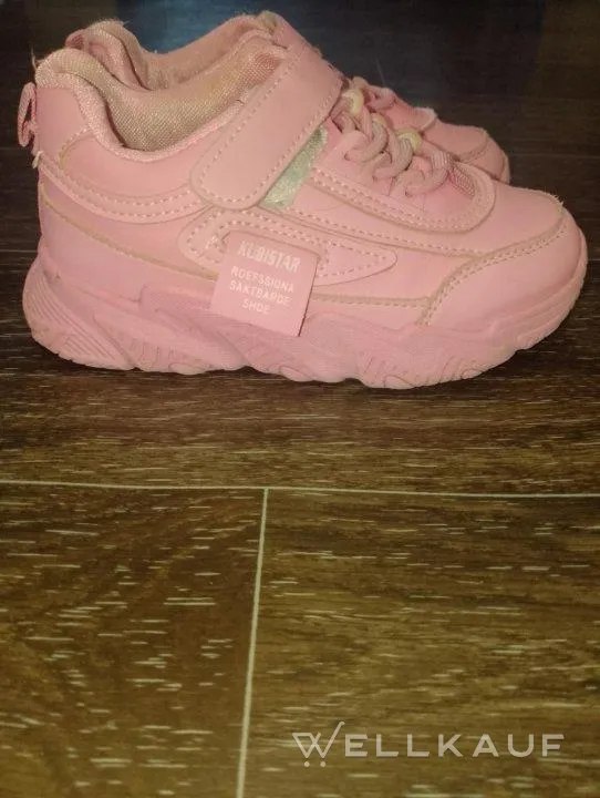 Sneaker für ein Mädchen