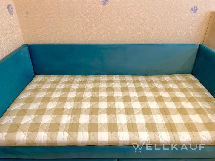 Kinderbett mit Schubladen 