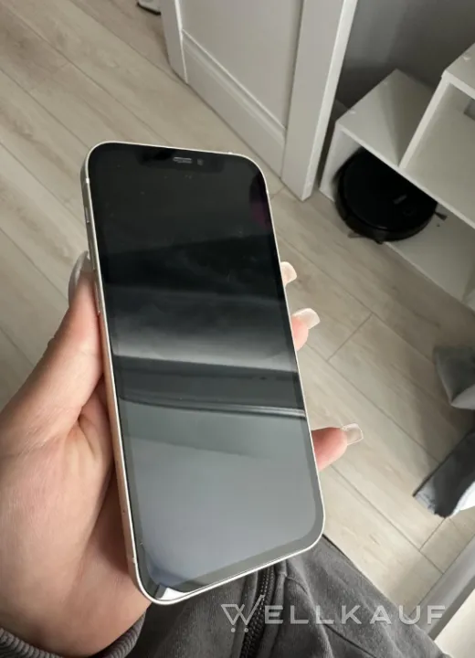 iPhone 12