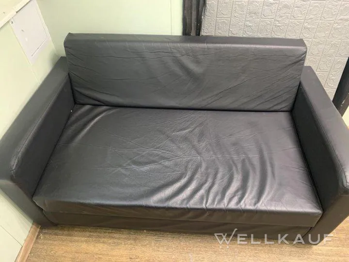 Ich verkaufe ein Sofa