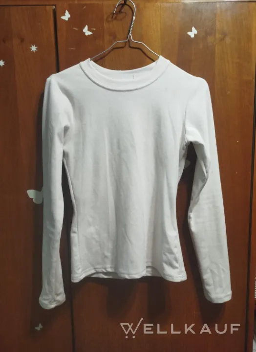 Weißer Pullover