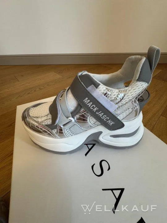 Sportliche Sneaker-Sandalen