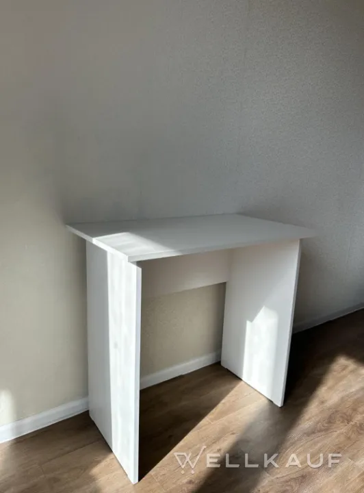 Schreibtisch