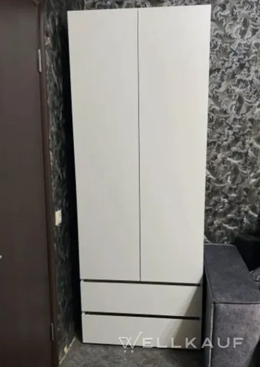 Kleiderschrank