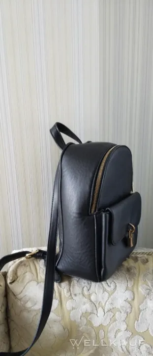 schwarzer Rucksack