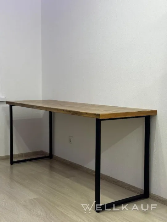 Schreibtisch