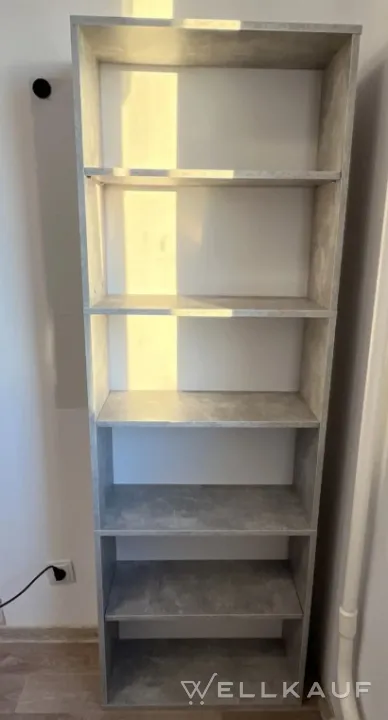 Bücherregal