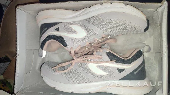 Sneaker